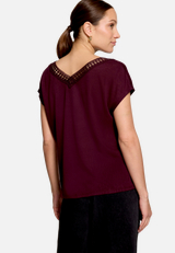 T-Shirt  mit Spitze / Modellfoto Rückseite