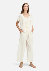 Schlupfhose mit Struktur / Modellfoto Vorderseite (Outfit)