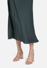 Abendkleid mit breiten Trägern / Detailbild