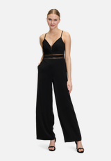 Jumpsuit mit Cut-Outs / Modellfoto Vorderseite