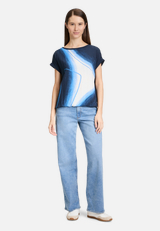 Casual-Shirt mit Print / Modellfoto Vorderseite (Outfit)