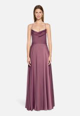 Abendkleid mit Wasserfallausschnitt / Modellfoto Vorderseite