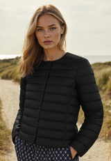 Daunen-Steppjacke mit Rundhalsausschnitt / Imagebild