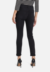 Slim Fit Jeans  mit Stretch-Anteil Style Sunny Short  / Modellfoto Rückseite