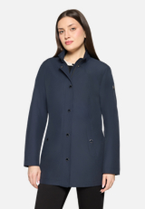 Outdoorjacke mit Stehkragen / Modellfoto Vorderseite