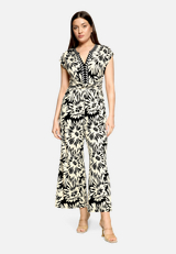 Jumpsuit in 7/8 Länge / Modellfoto Vorderseite