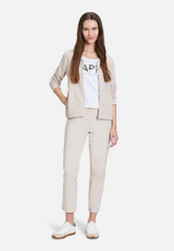Shirtjacke mit Struktur / Modellfoto Vorderseite (Outfit)