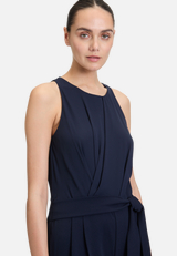 Jumpsuit mit Bindegürtel / Detailbild