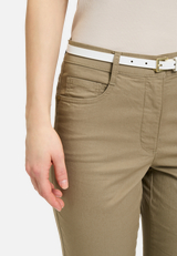 Sommerhose mit Gürtel / Detailbild