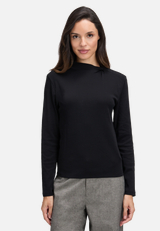 Langarm-Shirt mit Kragen / Modellfoto Vorderseite