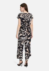 Jumpsuit mit U-Boot-Ausschnitt / Modellfoto Rückseite