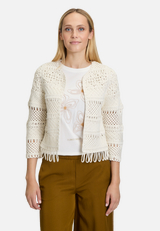 Casual-Strickjacke mit Rundhalsausschnitt / Modellfoto Vorderseite