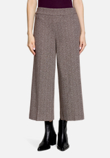 Culotte mit Bügelfalte / Modellfoto Vorderseite