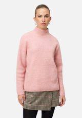 Strickpullover mit Stehkragen / Modellfoto Vorderseite