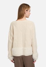 Grobstrick-Pullover mit Effektgarn / Modellfoto Rückseite