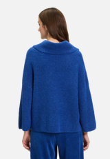 Strickpullover mit Kragen / Modellfoto Rückseite