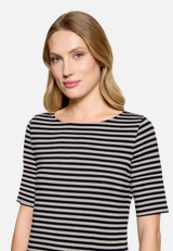 Gestreiftes T-Shirt  mit Rundhalsausschnitt  / Detailbild