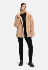 Outdoorjacke mit Plüsch / Modellfoto Vorderseite (Outfit)