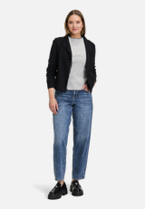 Strick-Cardigan mit Fransen / Modellfoto Vorderseite (Outfit)