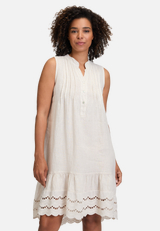 Casual-Kleid mit Stickerei / Modellfoto Vorderseite