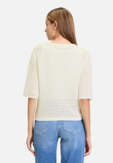 Sommer-Strickjacke mit Knopfleiste / Modellfoto Rückseite