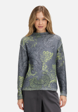 Strickpullover mit Pailletten / Modellfoto Vorderseite