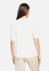 Strukturshirt mit Rundhalsausschnitt / Modellfoto Rückseite