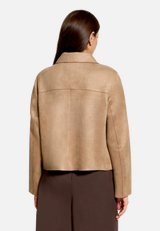 Casual-Jacke mit Eingrifftaschen / Modellfoto Rückseite