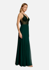 Abendkleid mit Stickerei / Modellfoto Vorderseite (Outfit)