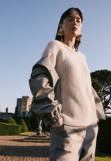 Strickpullover mit Schmuckkanten / Imagebild