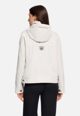 Sommerjacke mit abnehmbarer Kapuze / Modellfoto Rückseite