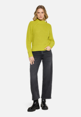 Grobstrick-Pullover mit Struktur / Modellfoto Vorderseite (Outfit)