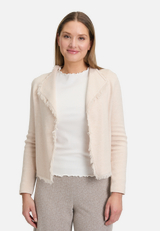 Strick-Cardigan mit Fransen / Modellfoto Vorderseite