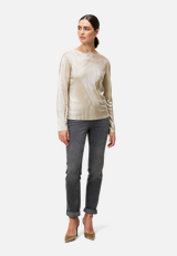 Plissee-Shirt strukturiert / Modellfoto Vorderseite (Outfit)