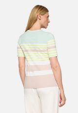 Basic Shirt mit Ringel / Modellfoto Rückseite
