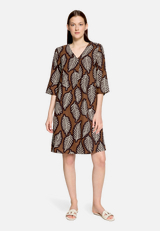Sommerkleid mit Muster / Modellfoto Vorderseite
