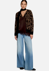 Satin-Top mit Spitze  / Modellfoto Vorderseite (Outfit)