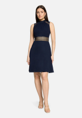 Cocktailkleid mit Spitzeneinsatz / Modellfoto Vorderseite