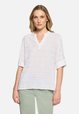 Casual-Bluse mit Lurexfaden / Modellfoto Vorderseite