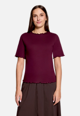 Halbarm-Shirt mit Kragen / Modellfoto Vorderseite