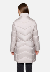 Outdoorjacke mit abnehmbarer Kapuze / Detailbild