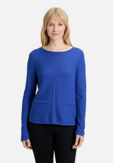 Feinstrickpullover mit aufgesetzten Taschen / Modellfoto Vorderseite