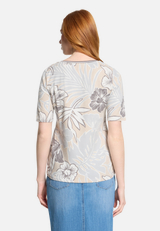 Basic Shirt mit Blumenprint / Modellfoto Rückseite