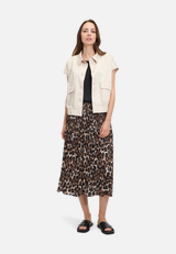 Sommerweste mit Kragen / Modellfoto Vorderseite (Outfit)