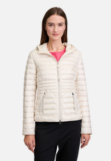 Steppjacke mit Reißverschlusstaschen / Modellfoto Vorderseite