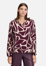 Schlupfbluse mit Print / Modellfoto Vorderseite