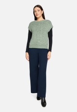 Strickpullover mit Rundhalsausschnitt / Modellfoto Vorderseite (Outfit)