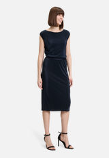 Midirock mit Plissee / Modellfoto Vorderseite (Outfit)