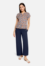 Casual-Shirt mit Tunnelzug / Modellfoto Vorderseite (Outfit)