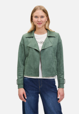 Casual-Jacke mit Taschen / Modellfoto Vorderseite